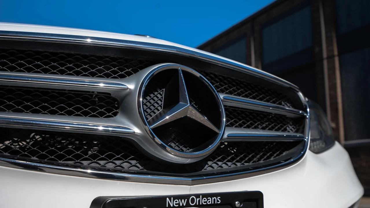 2016 Mercedes-Benz W212 E-Class - Image 26 of 31