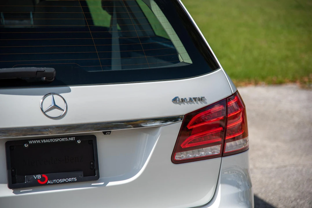 2016 Mercedes-Benz W212 E-Class - Image 24 of 27