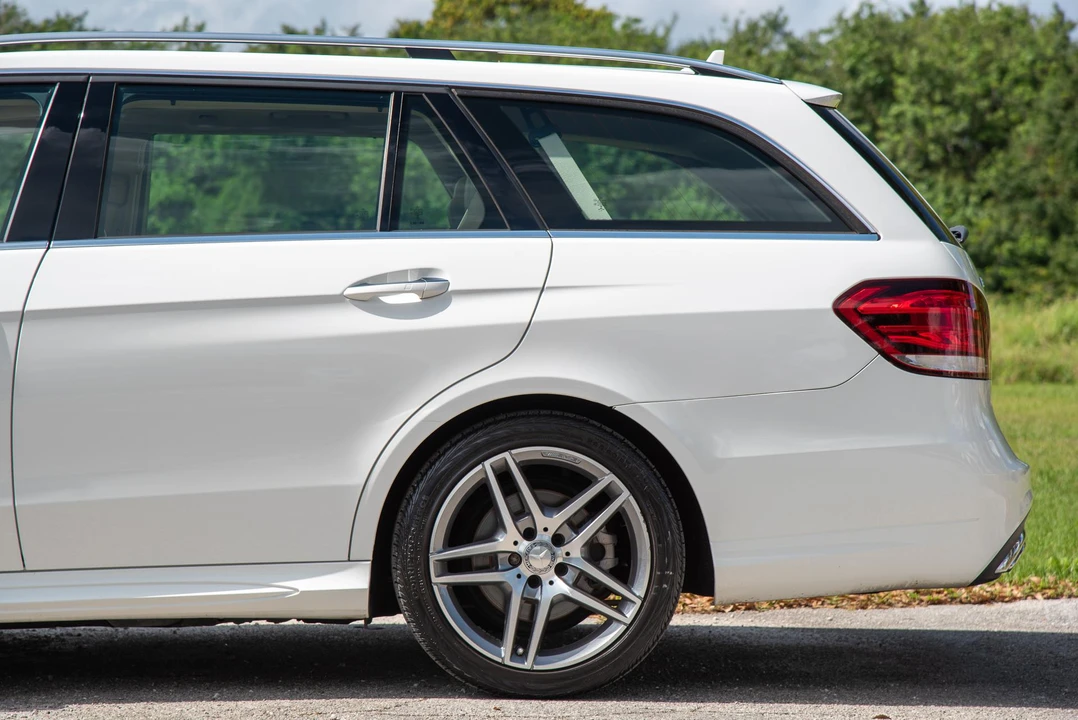 2016 Mercedes-Benz W212 E-Class - Image 22 of 27