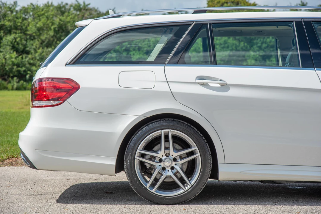 2016 Mercedes-Benz W212 E-Class - Image 23 of 27