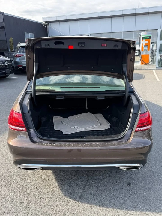 2016 Mercedes-Benz W212 E-Class - Image 8 of 20