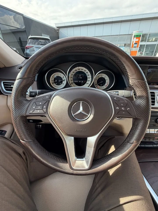 2016 Mercedes-Benz W212 E-Class - Image 10 of 20