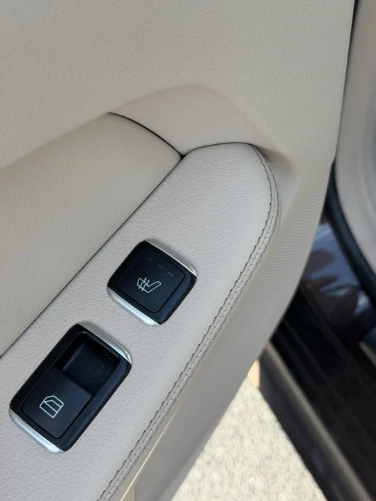 2016 Mercedes-Benz W212 E-Class - Image 13 of 20