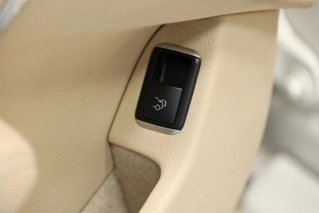 2016 Mercedes-Benz R231 SL-Class - Image 9 of 12