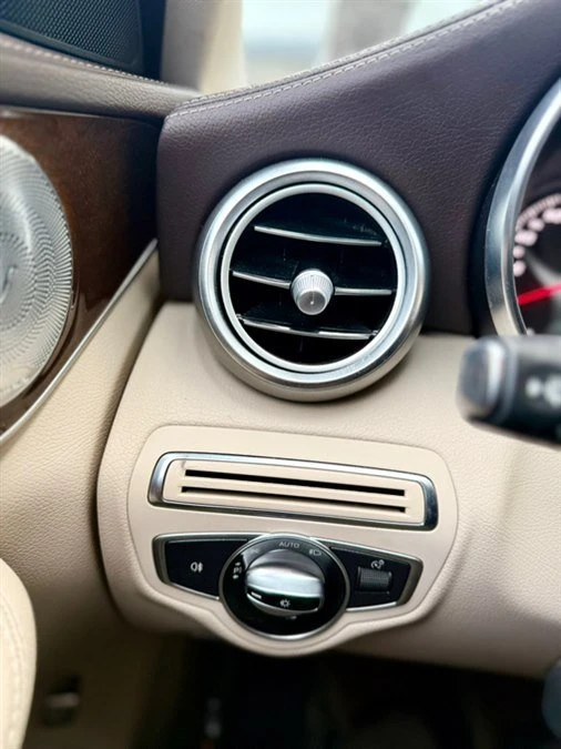 2016 Mercedes-Benz W205 C-Class - Image 10 of 19