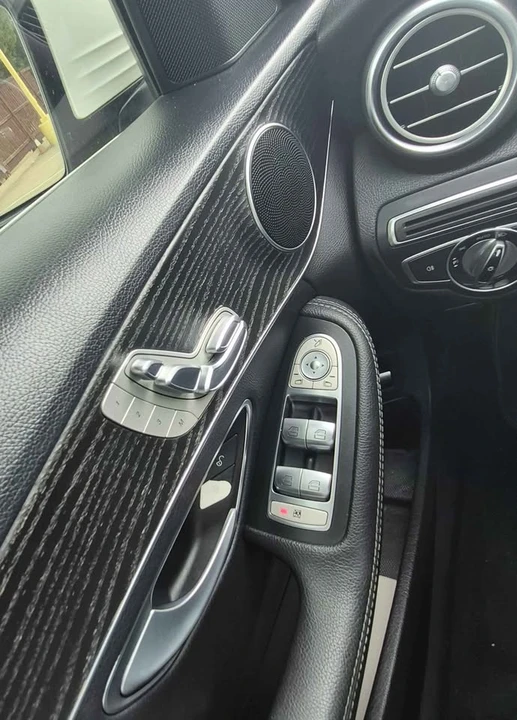 2016 Mercedes-Benz W205 C-Class - Image 9 of 11