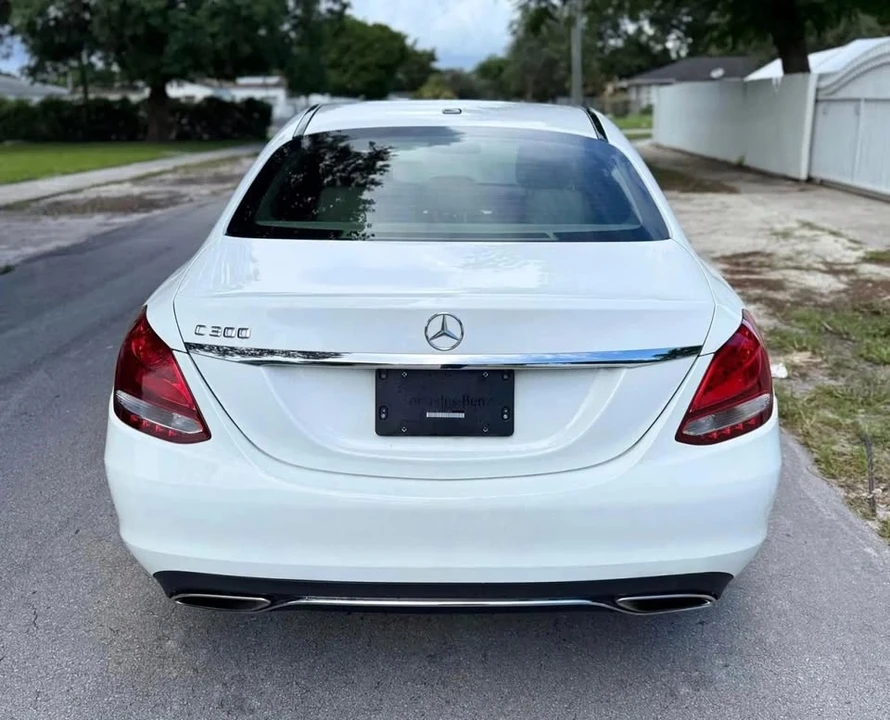 2016 Mercedes-Benz W205 C-Class - Image 10 of 18