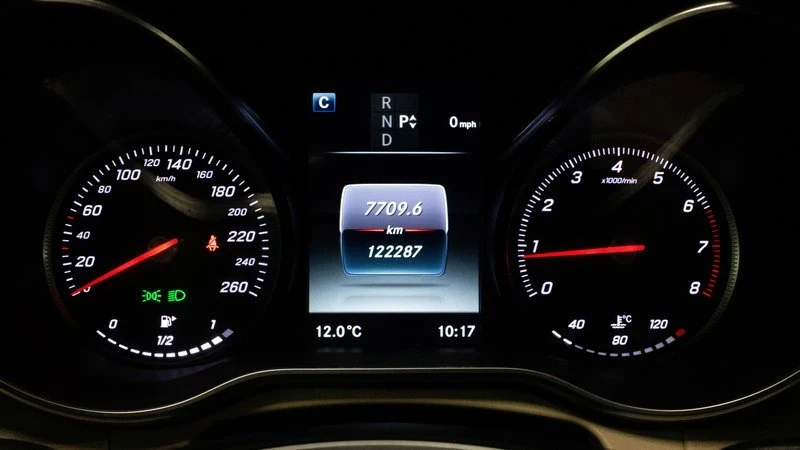 2016 Mercedes-Benz W205 C-Class - Image 10 of 17