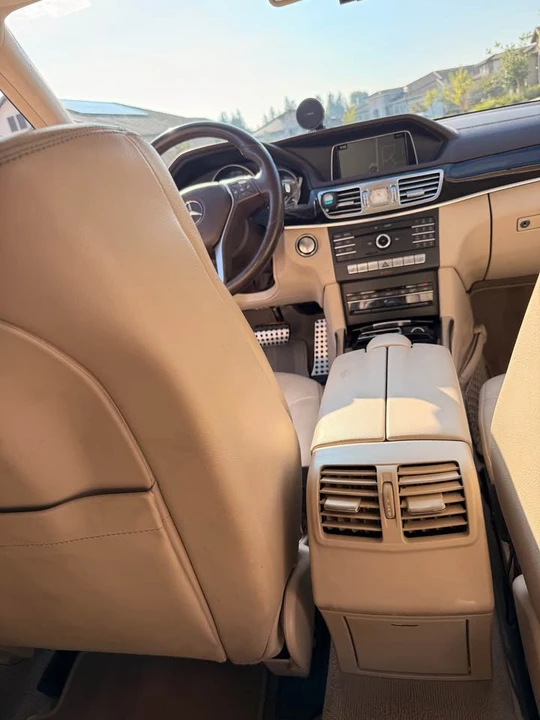 2016 Mercedes-Benz W212 E-Class - Image 16 of 19