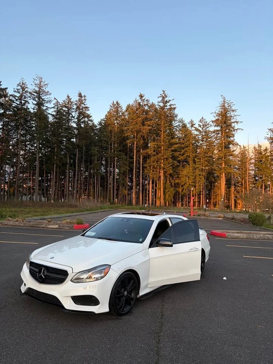 2016 Mercedes-Benz W212 E-Class - Image 2 of 11