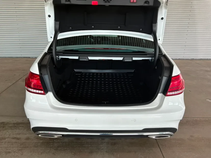 2016 Mercedes-Benz W212 E-Class - Image 8 of 16