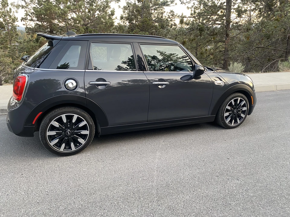 2016 Mini Mini Cooper S 3rd Gen - Image 21 of 31