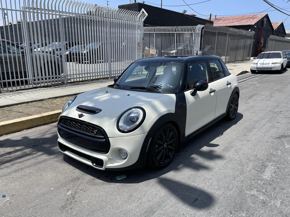 2016 Mini Mini Cooper S 3rd Gen - Image 8 of 31
