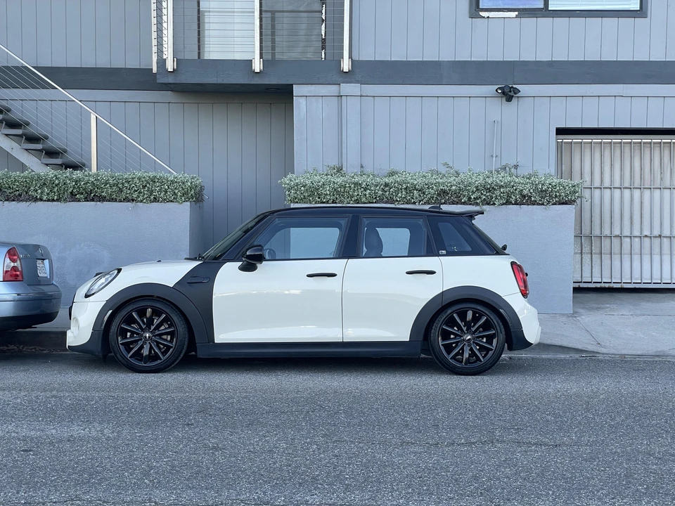 2016 Mini Mini Cooper S 3rd Gen - Image 9 of 31