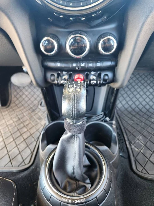 2016 Mini Mini Cooper S 3rd Gen - Image 13 of 16