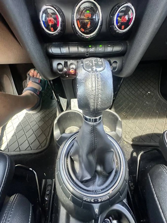 2016 Mini Mini Cooper S 3rd Gen - Image 11 of 17