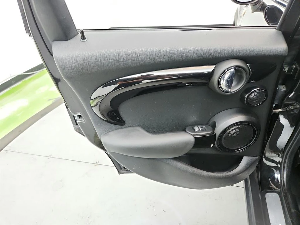 2016 Mini Mini Cooper S 3rd Gen - Image 22 of 31