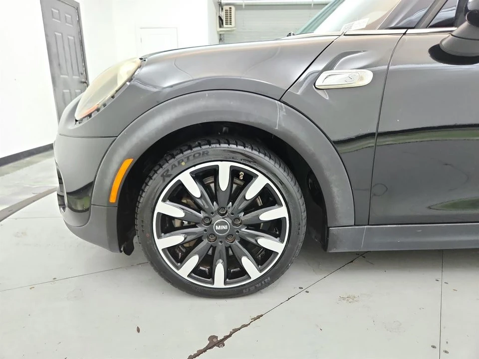 2016 Mini Mini Cooper S 3rd Gen - Image 28 of 31