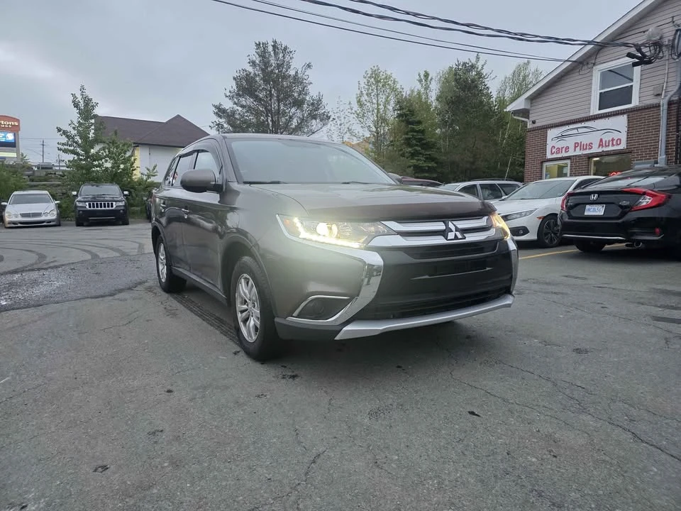 2016 Mitsubishi Outlander - Image 6 of 10