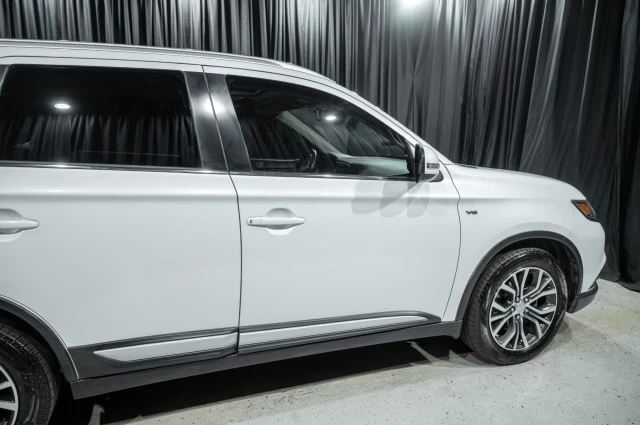 2016 Mitsubishi Outlander - Image 4 of 21