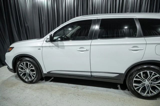 2016 Mitsubishi Outlander - Image 5 of 12