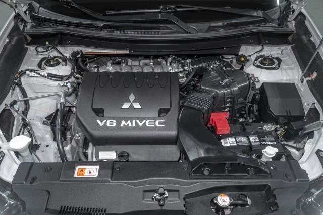 2016 Mitsubishi Outlander - Image 21 of 21