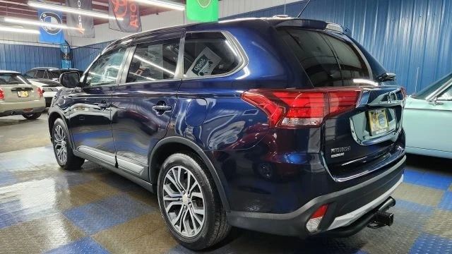 2016 Mitsubishi Outlander - Image 4 of 12