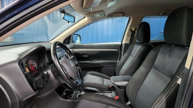 2016 Mitsubishi Outlander - Image 7 of 12
