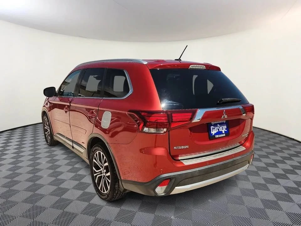 2016 Mitsubishi Outlander - Image 3 of 19