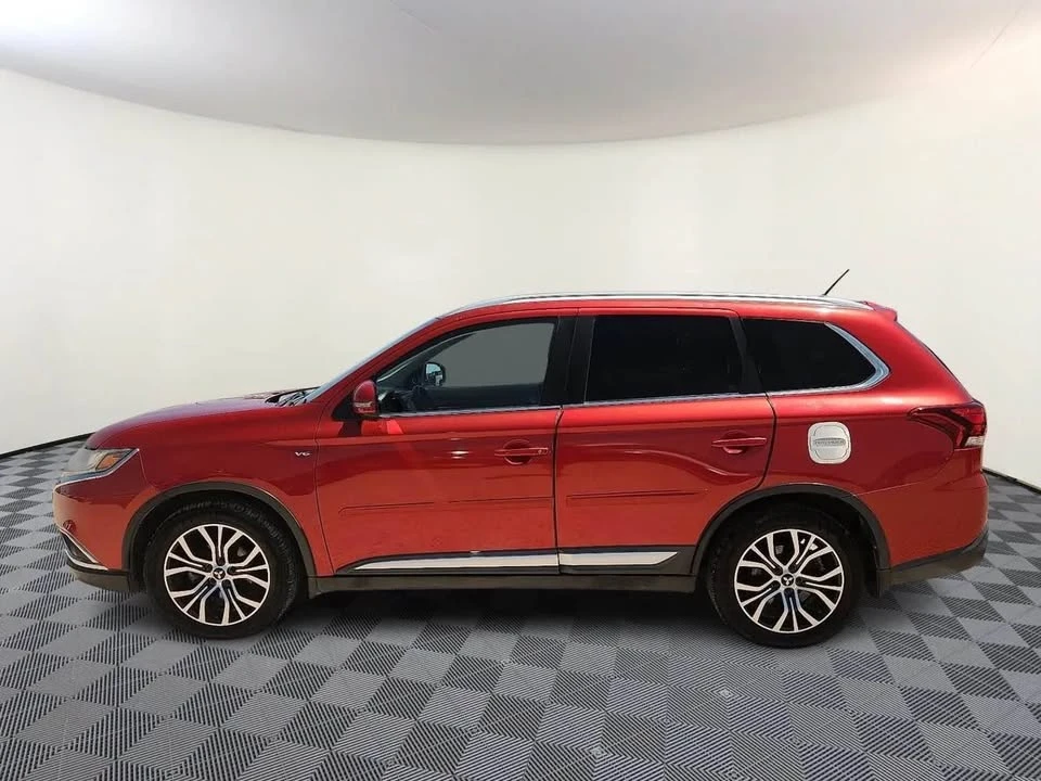 2016 Mitsubishi Outlander - Image 2 of 19
