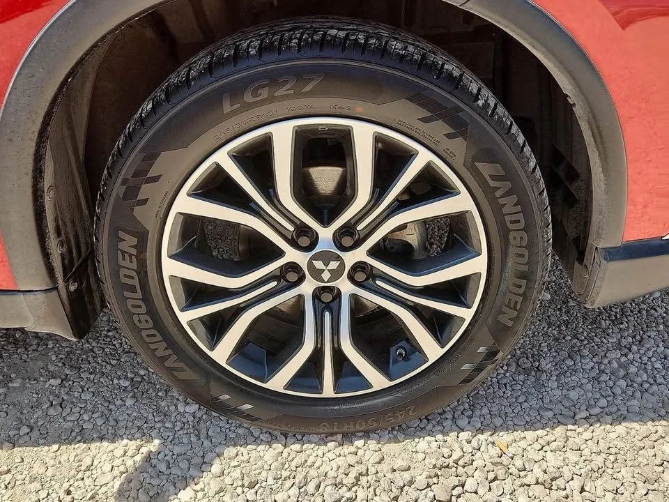 2016 Mitsubishi Outlander - Image 8 of 19