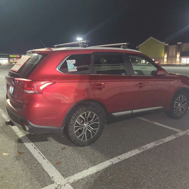 2016 Mitsubishi Outlander - Image 3 of 10