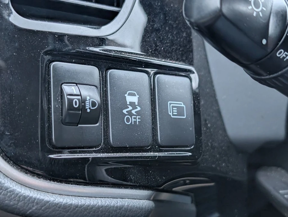 2016 Mitsubishi Outlander - Image 14 of 21
