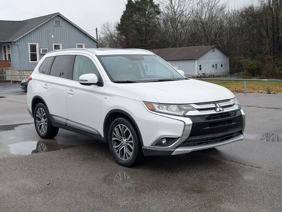 2016 Mitsubishi Outlander - Image 2 of 21
