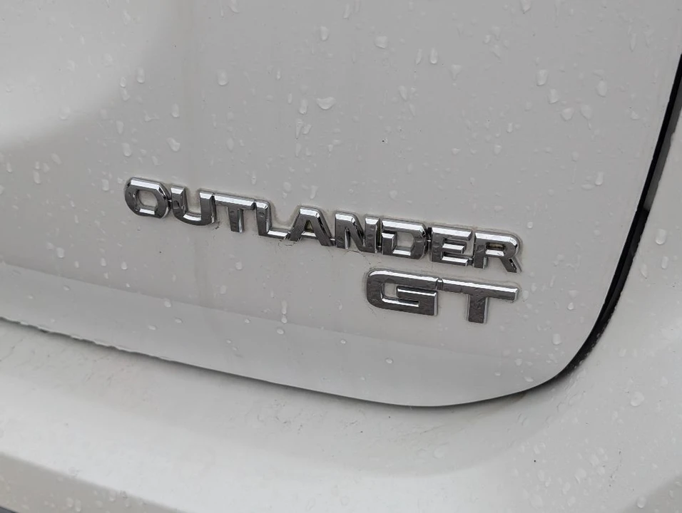 2016 Mitsubishi Outlander - Image 8 of 21