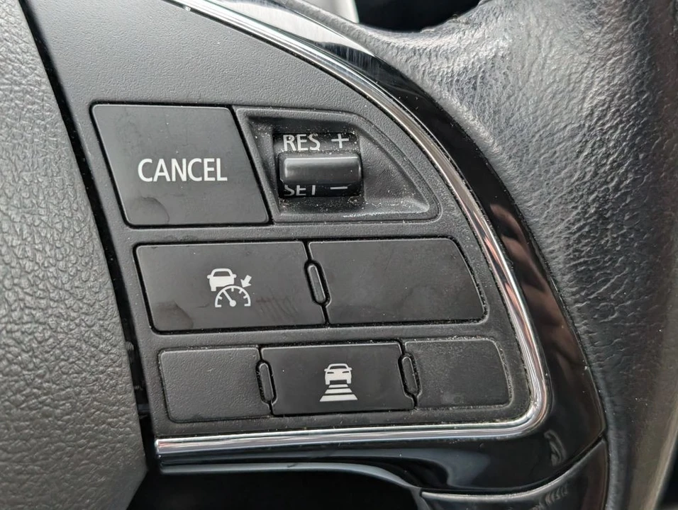 2016 Mitsubishi Outlander - Image 17 of 21