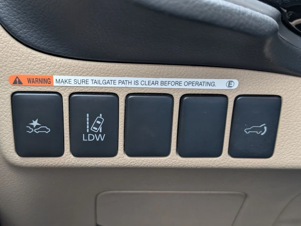 2016 Mitsubishi Outlander - Image 15 of 21