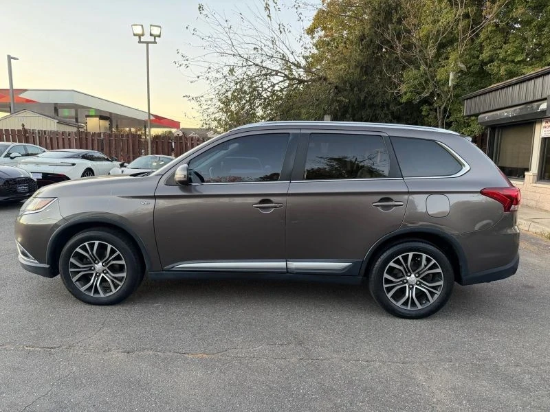 2016 Mitsubishi Outlander - Image 3 of 12