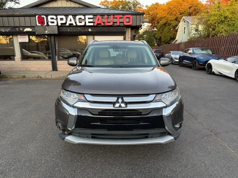 2016 Mitsubishi Outlander - Image 2 of 12