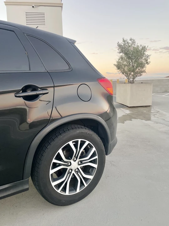 2016 Mitsubishi Outlander - Image 8 of 13