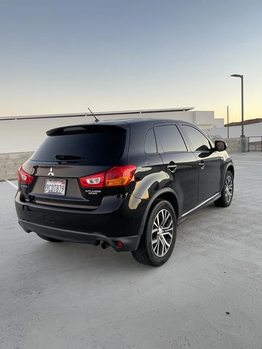 2016 Mitsubishi Outlander - Image 4 of 13