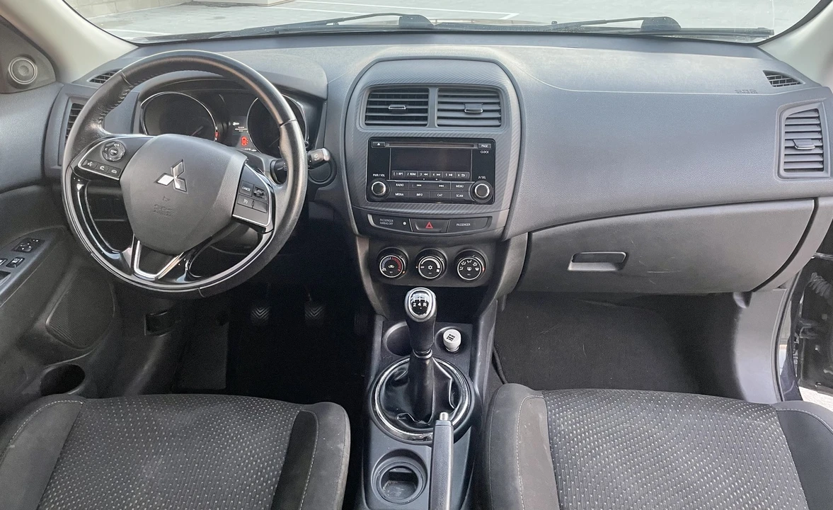 2016 Mitsubishi Outlander - Image 11 of 13