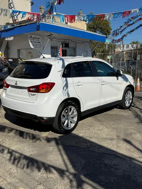 2016 Mitsubishi Outlander - Image 4 of 6