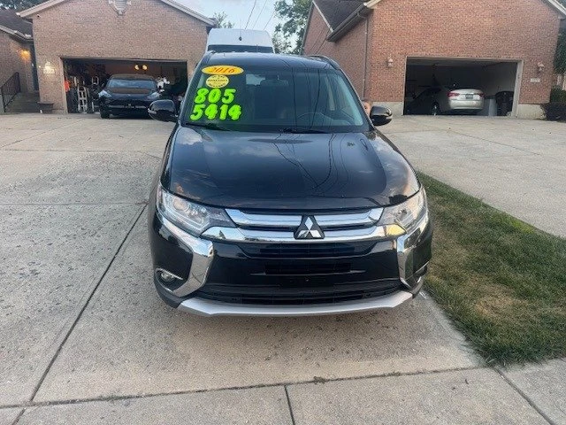 2016 Mitsubishi Outlander - Image 3 of 8