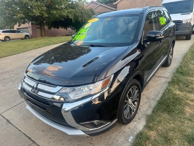 2016 Mitsubishi Outlander - Image 2 of 8