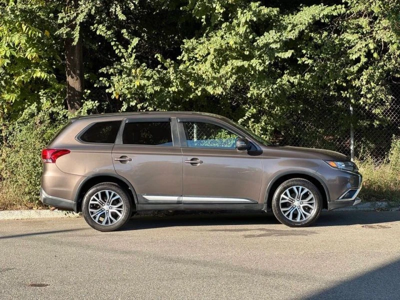 2016 Mitsubishi Outlander - Image 4 of 12