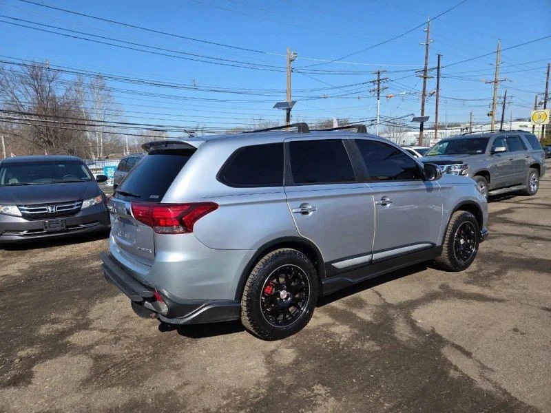 2016 Mitsubishi Outlander - Image 6 of 12