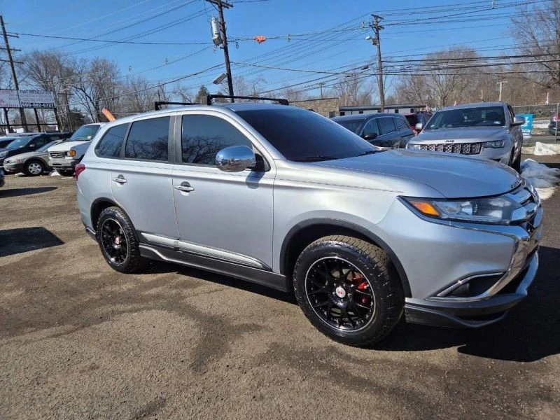 2016 Mitsubishi Outlander - Image 8 of 12
