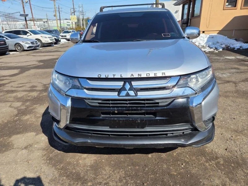 2016 Mitsubishi Outlander - Image 9 of 12