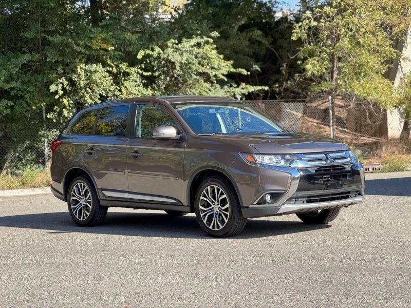 2016 Mitsubishi Outlander - Image 3 of 12